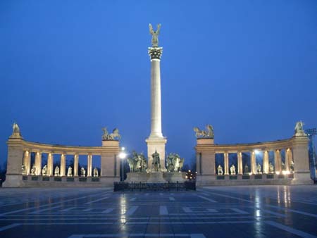 布达佩斯英雄广场